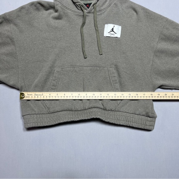 Nike Air Jordan Essential Cropped Sweatshirt Hoodie Women S Gray Pullover Flight - Picture 7 of 8